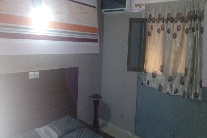 Room 5 of 15