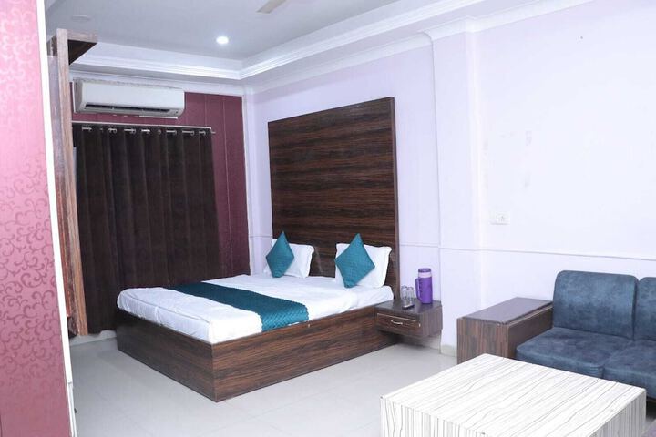 Room 6 of 20