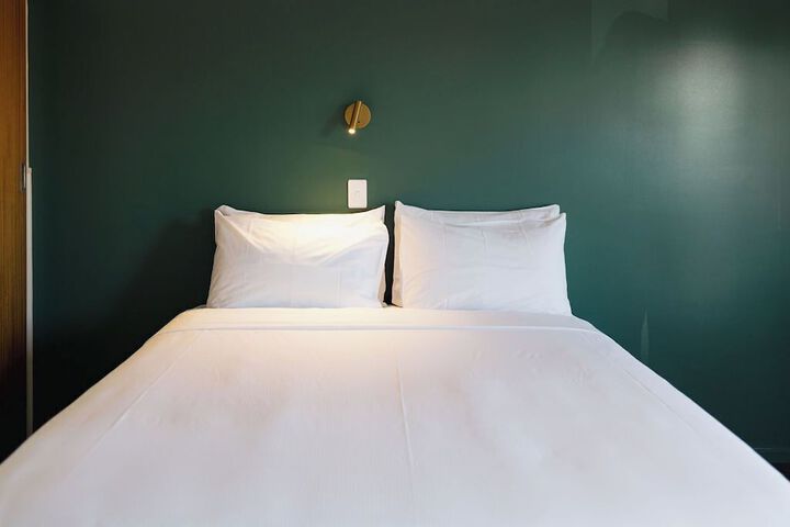 Room 11 of 34