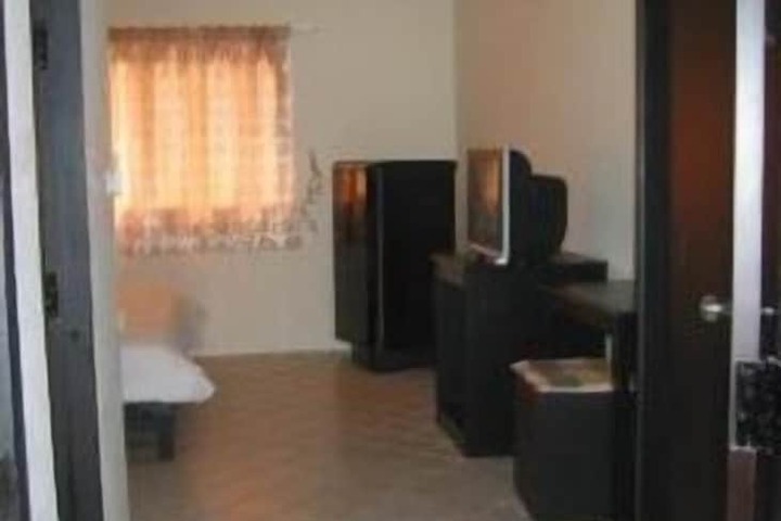 Room 7 of 28