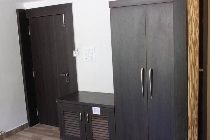 Room 9 of 39