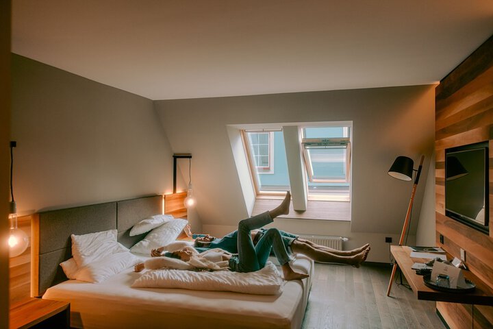 Room 20 of 100