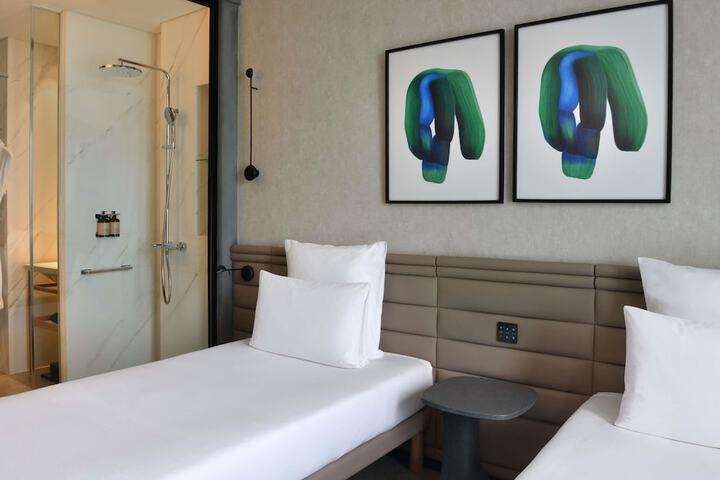 Room 31 of 119