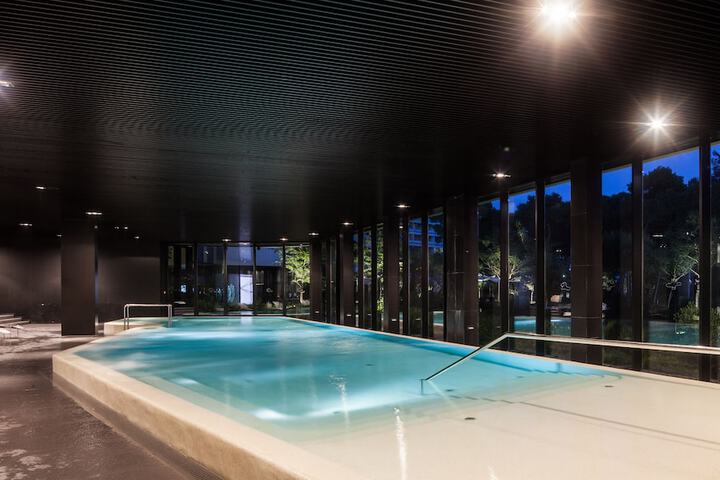 Pool 50 of 120