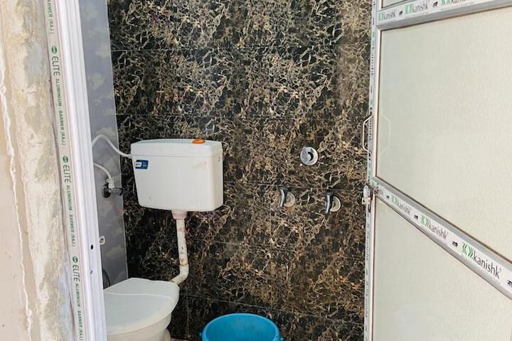 Room 2 of 9