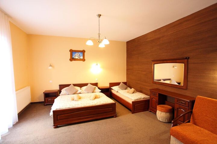 Room 10 of 50