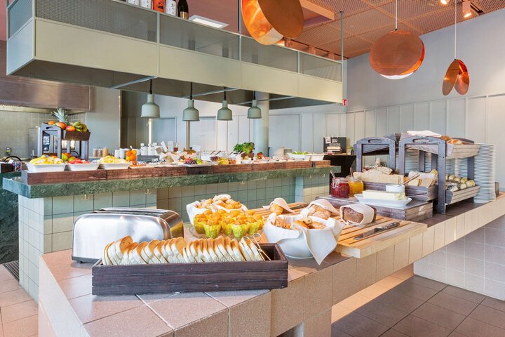 Breakfast/Coffee Service 67 of 78