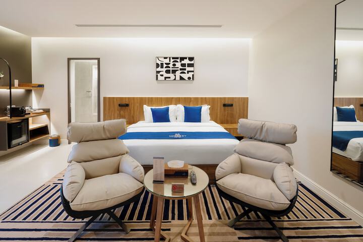 Room 8 of 23