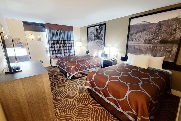 2 Double Beds (3 of 12)