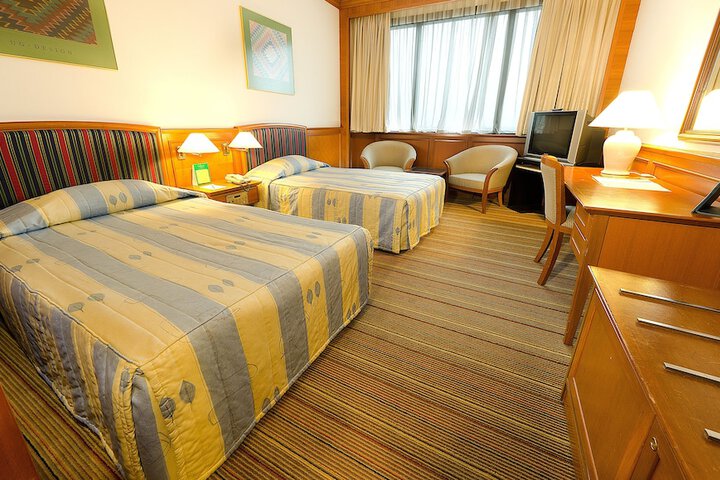 Room 5 of 70