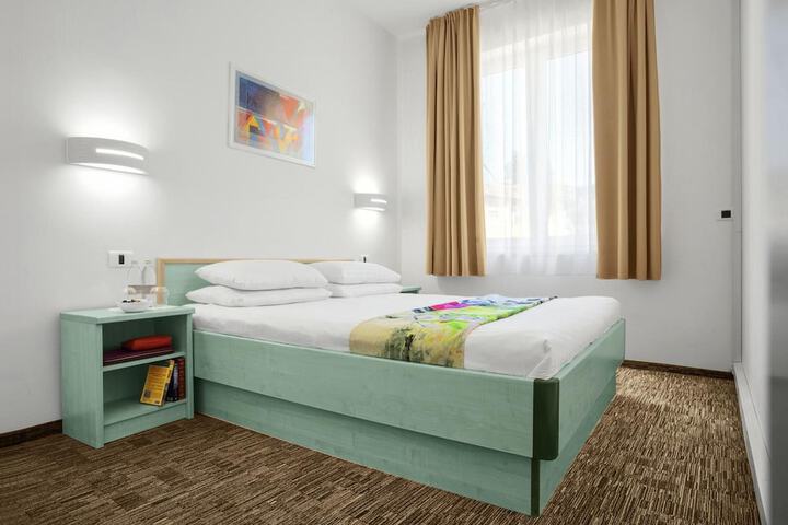Room 7 of 61