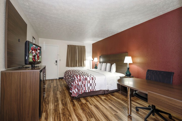 Superior King Bed (8 of 8)