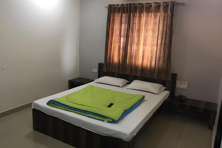 Mahalaxmi Deluxe Lodging