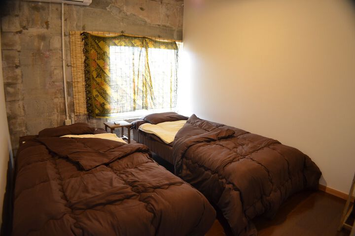 Room 6 of 52
