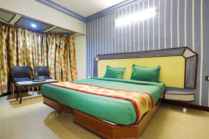 Room 7 of 19