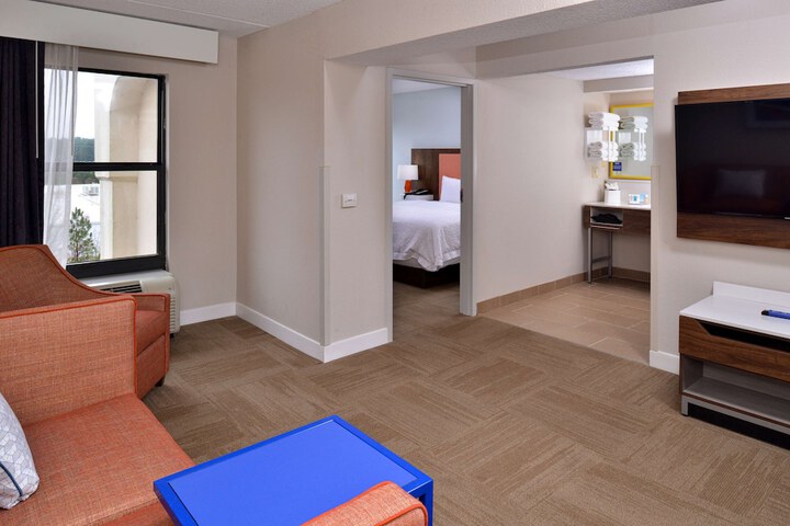 1 King Bed (5 of 16)