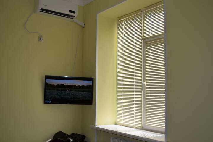 Room 3 of 20