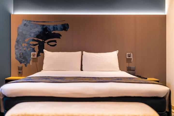 Room 40 of 89