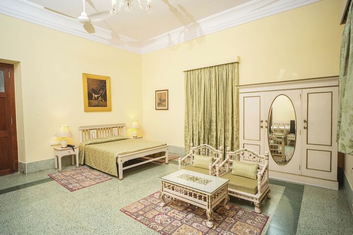 Room 33 of 135