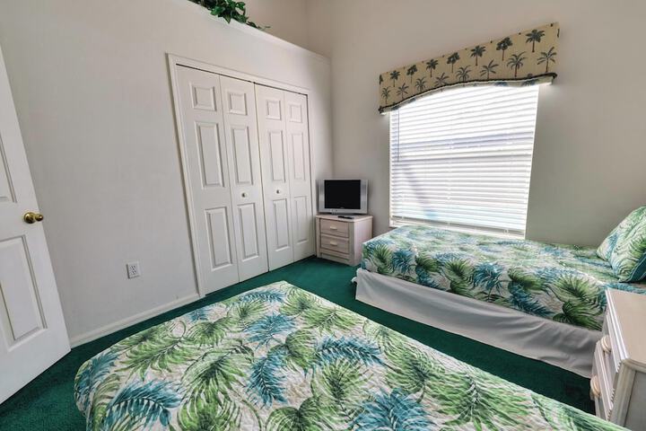 Room 6 of 22