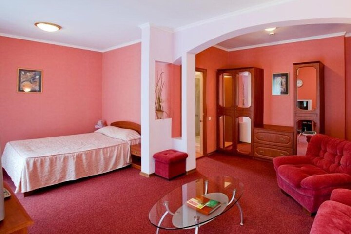 Room 28 of 99