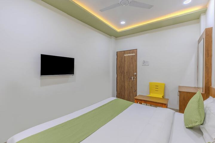 Room 4 of 36