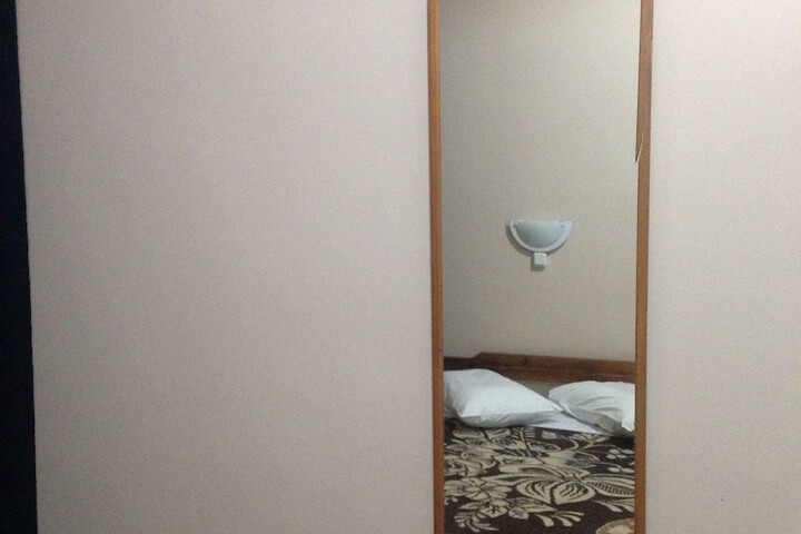 Room 11 of 15