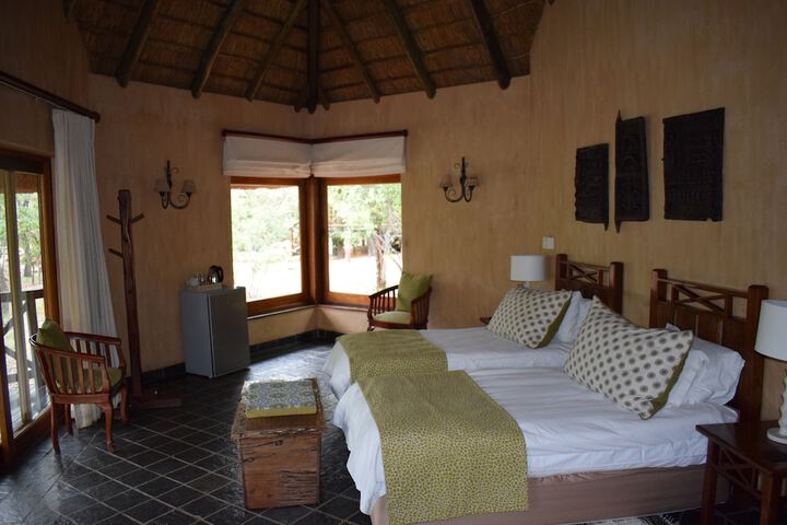 Room 8 of 33