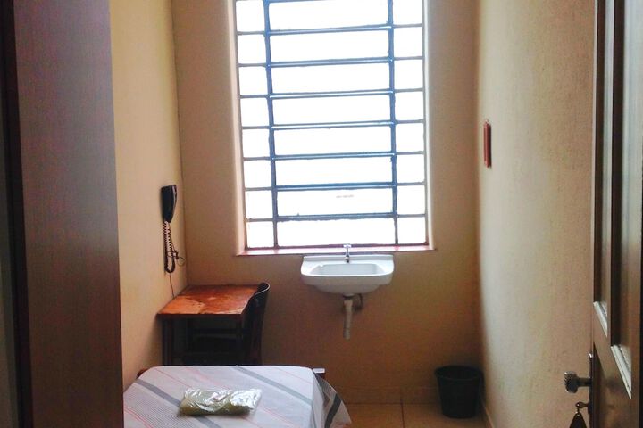 Room 5 of 38