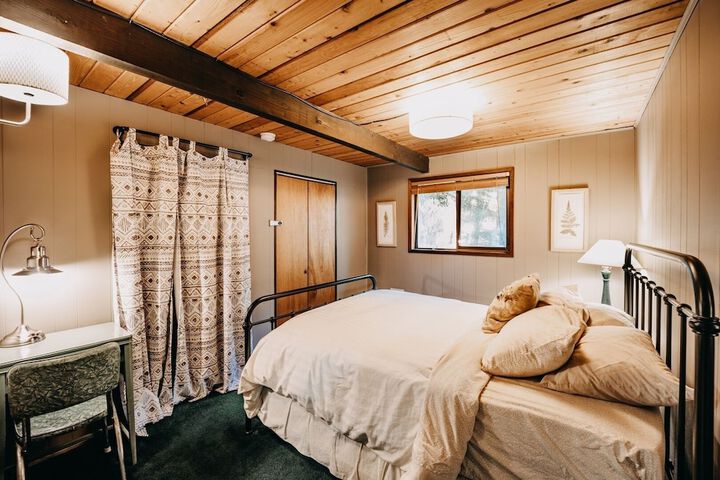 Room 4 of 34