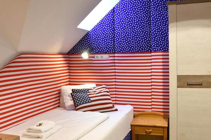 Room 8 of 46
