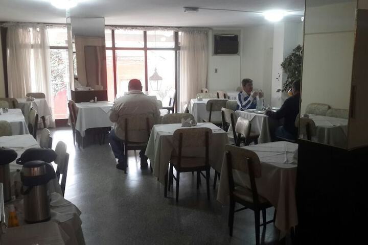 Dining 17 of 27
