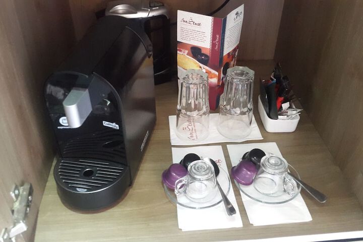 Breakfast/Coffee Service 20 of 63