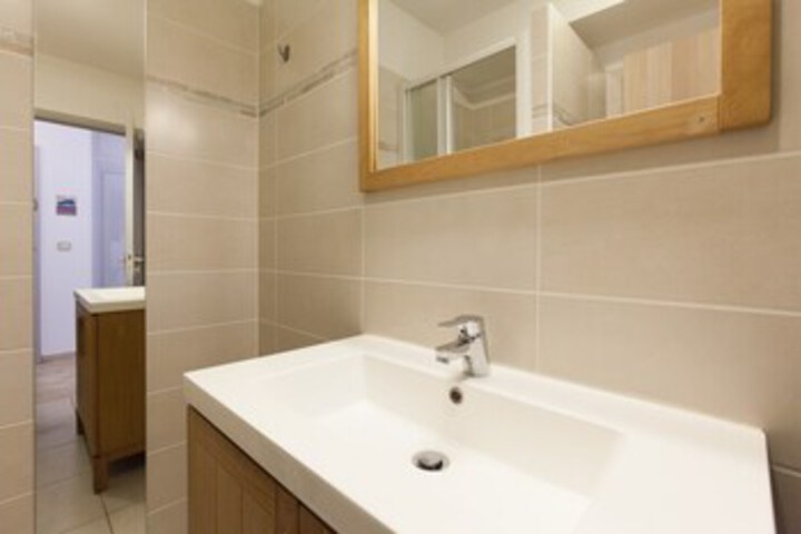 Room 4 of 20