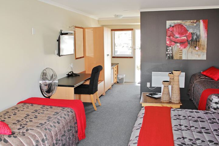 Room 3 of 37