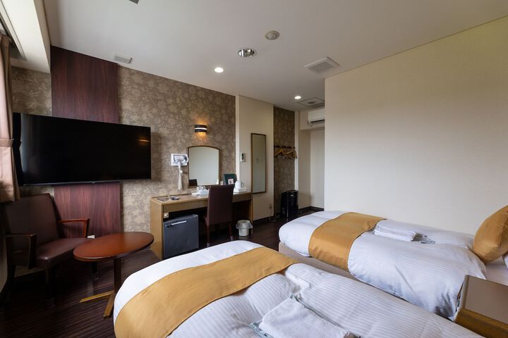 Room 12 of 62