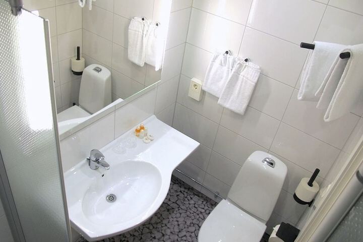 Room 14 of 37