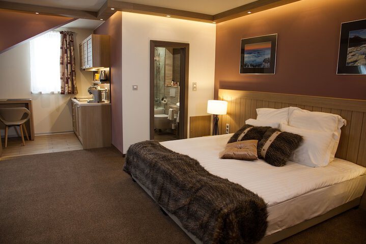 Room 10 of 61