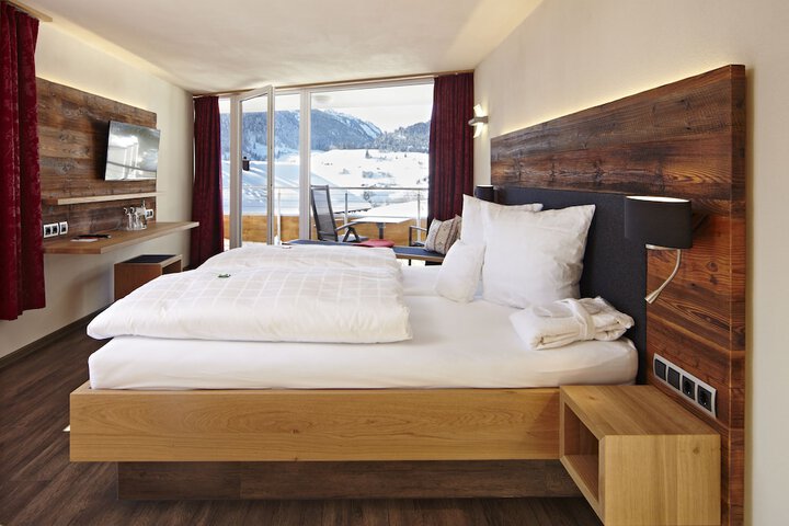 Room 3 of 55