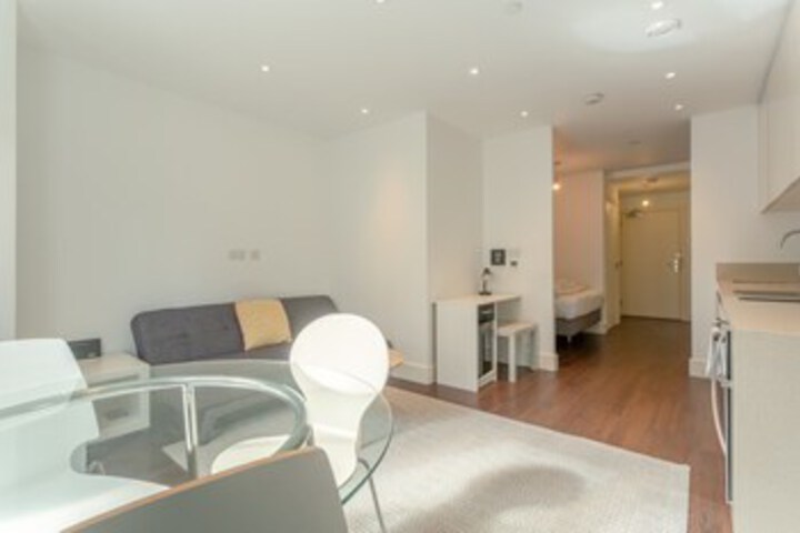 Room 6 of 15