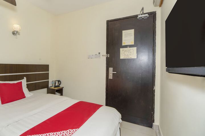 Room 10 of 30