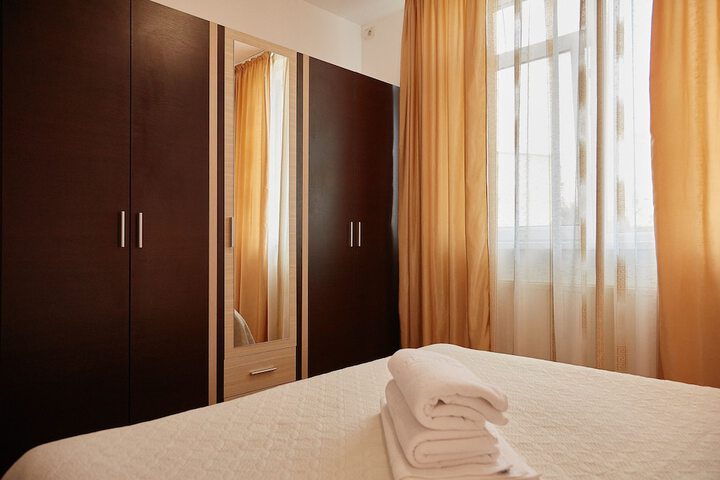 Room 14 of 230
