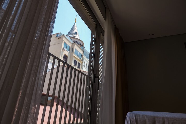 Room 27 of 41
