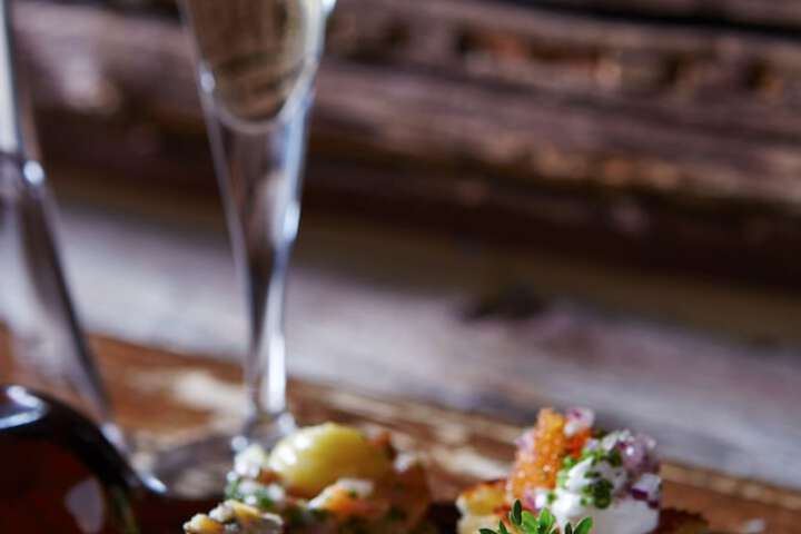 Lounge 41 of 62