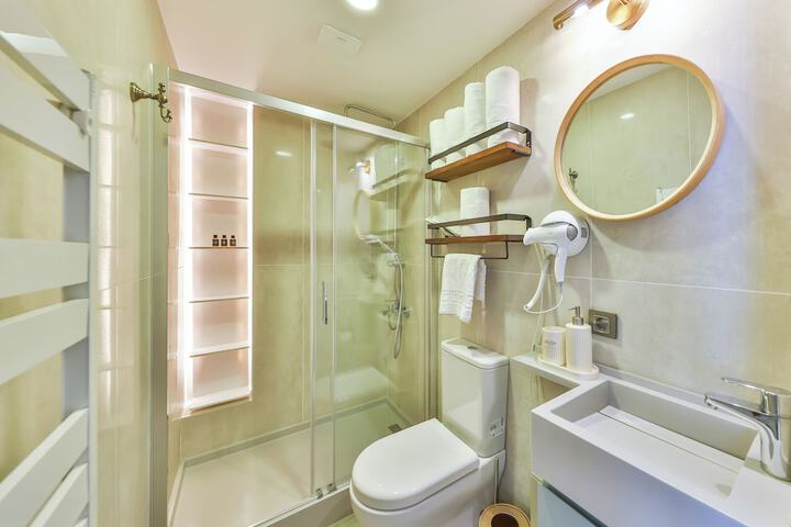 Room 24 of 36