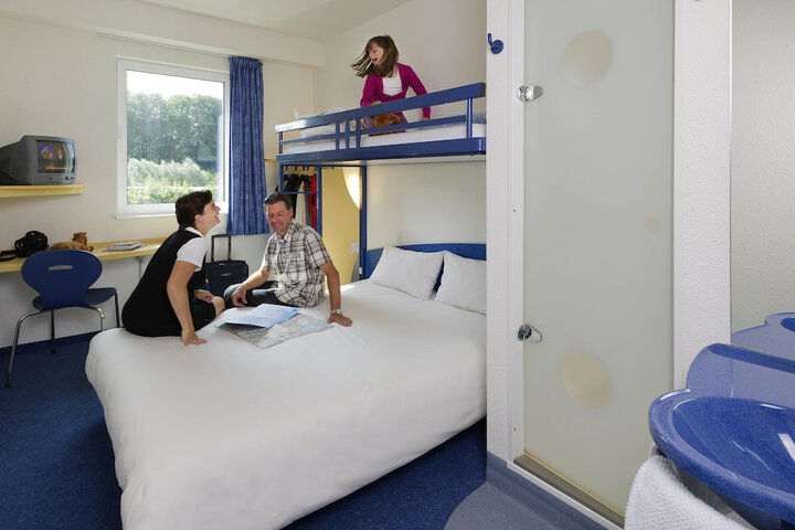 Room 7 of 19