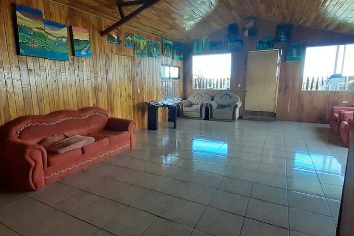 Lounge 65 of 86