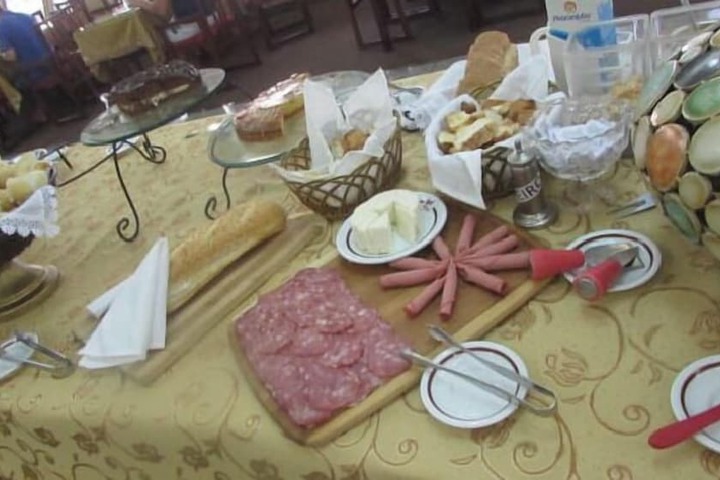 Dining 14 of 22