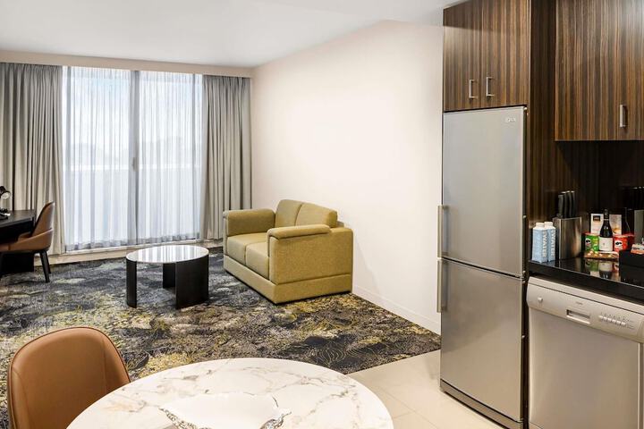 Room 100 of 163