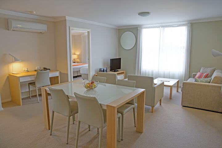 Room 12 of 18